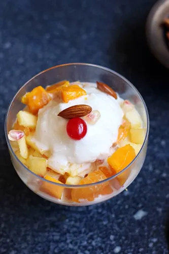 FRUITS SALAD WITH ICE CREAM